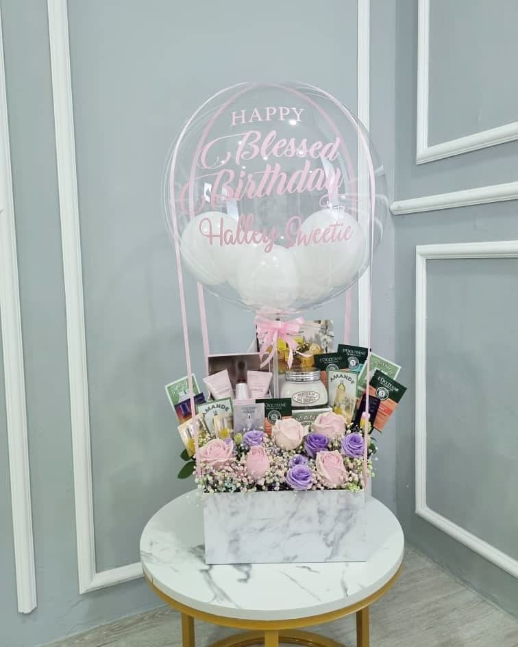 Hot air balloon gift with flowers