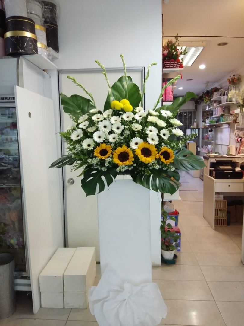 Sunflower flower stand